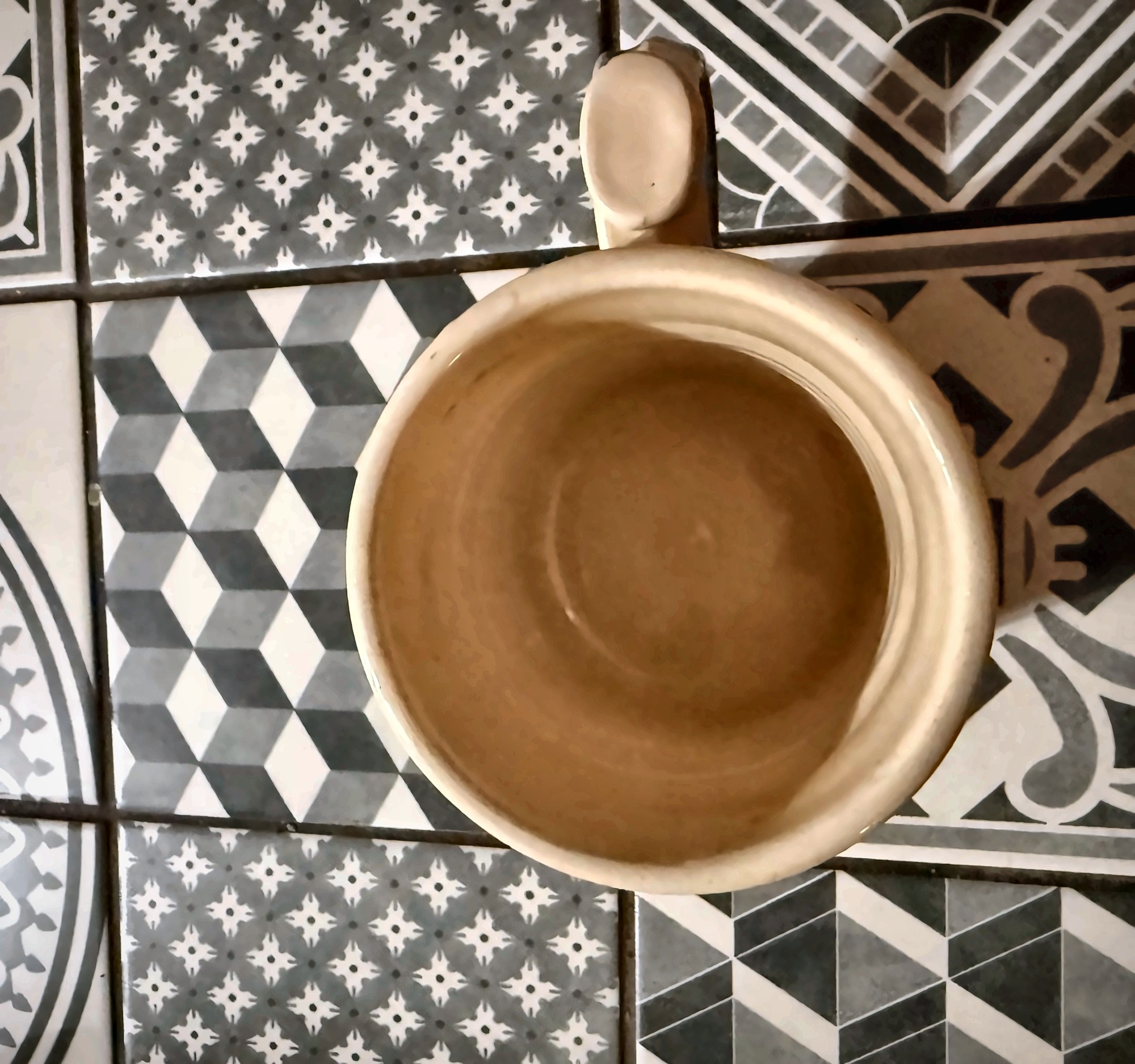 An empty large mug, ready to start